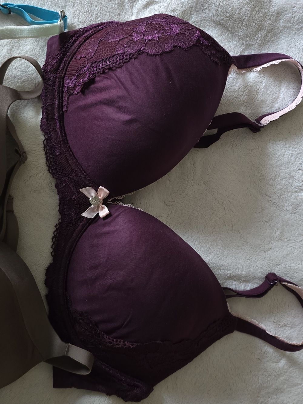 Victorua Secret Bras - Picture 2 of 4